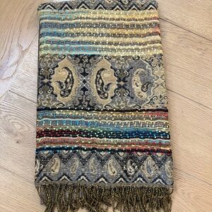Pretty scarf/shawl